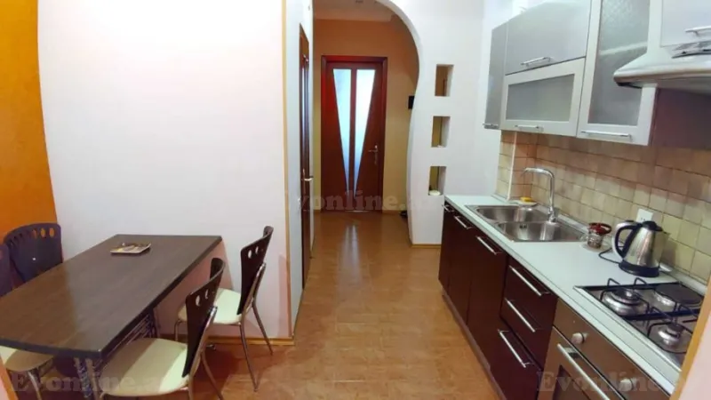 Kirayə verilir 3 otaqlı Mənzil Köhnə tikili 95 m² Sahil m. - şəkil 9