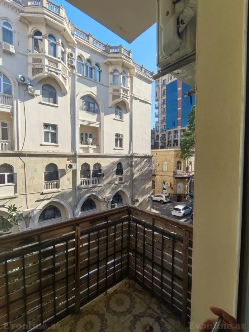 Satılır 3 otaqlı Mənzil Köhnə tikili 105 m² Sahil m. - şəkil 8