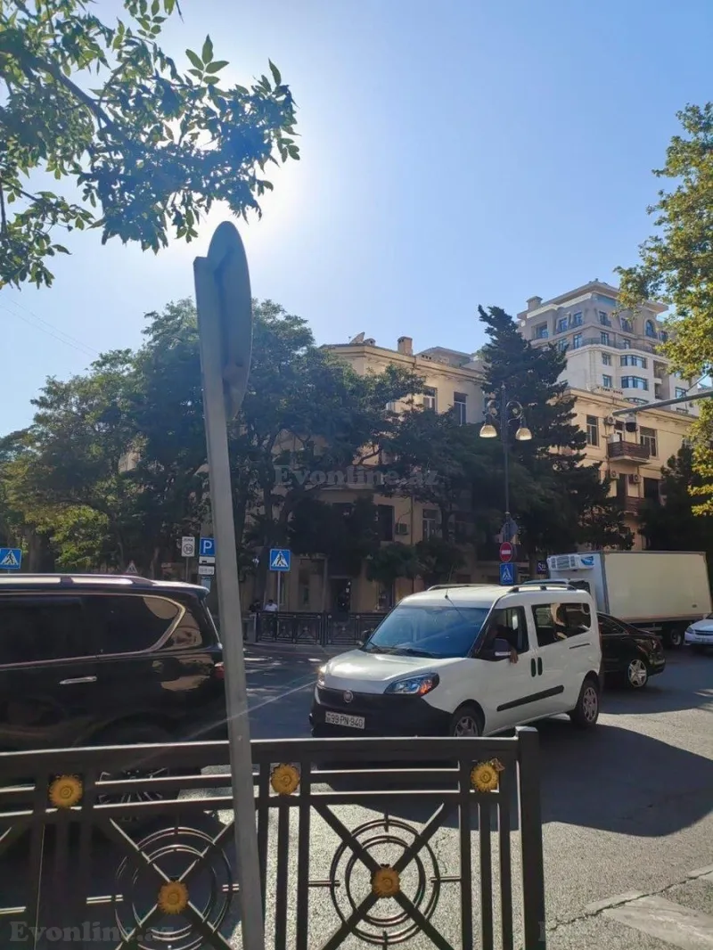 Satılır 3 otaqlı Mənzil Köhnə tikili 105 m² Sahil m. - şəkil 9