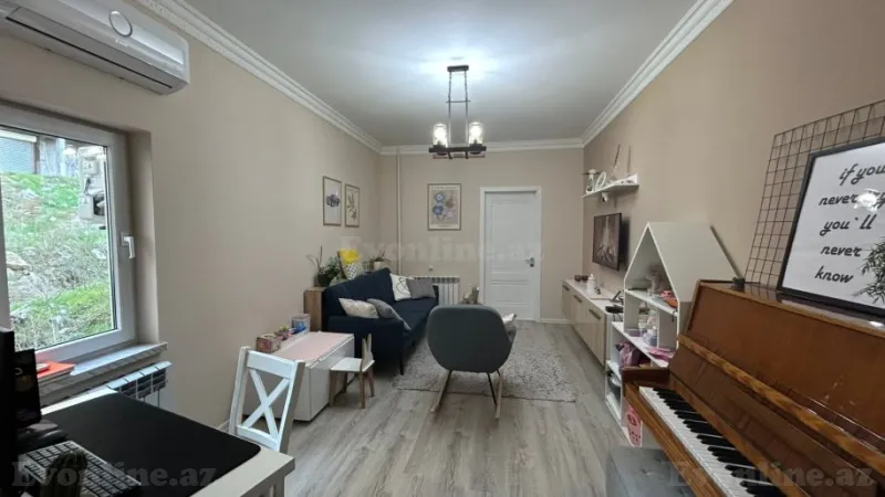 Satılır 2 otaqlı Mənzil Köhnə tikili 60 m² Yeni Yasamal