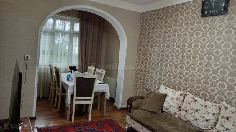 Satılır 3 otaqlı Mənzil Köhnə tikili 80 m² Memar Əcəmi m.