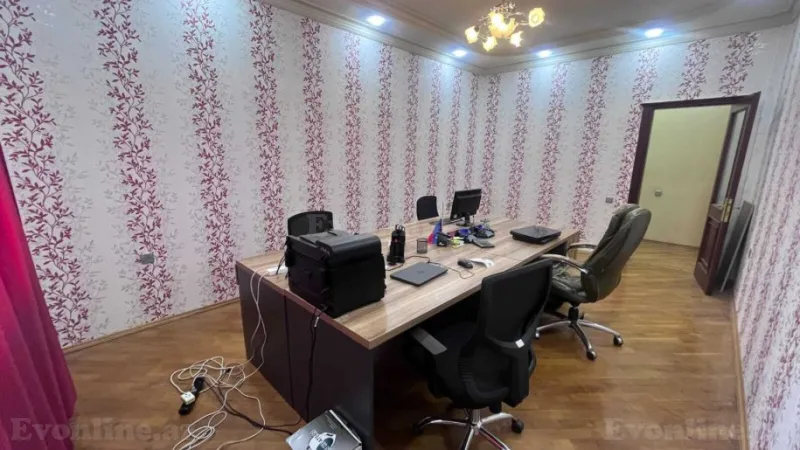 Kirayə verilir Ofis 100 m² 28 May m.