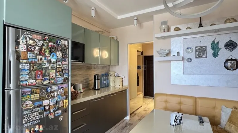 Satılır 2 otaqlı Mənzil Köhnə tikili 55 m² Yasamal r. - şəkil 2