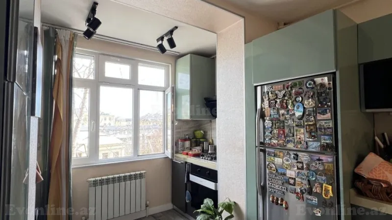 Satılır 2 otaqlı Mənzil Köhnə tikili 55 m² Yasamal r. - şəkil 3