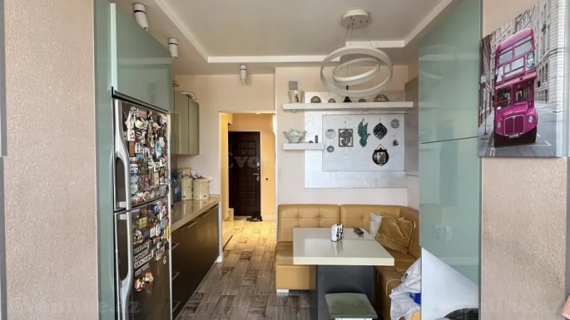 Satılır 2 otaqlı Mənzil Köhnə tikili 55 m² Yasamal r. - şəkil 4