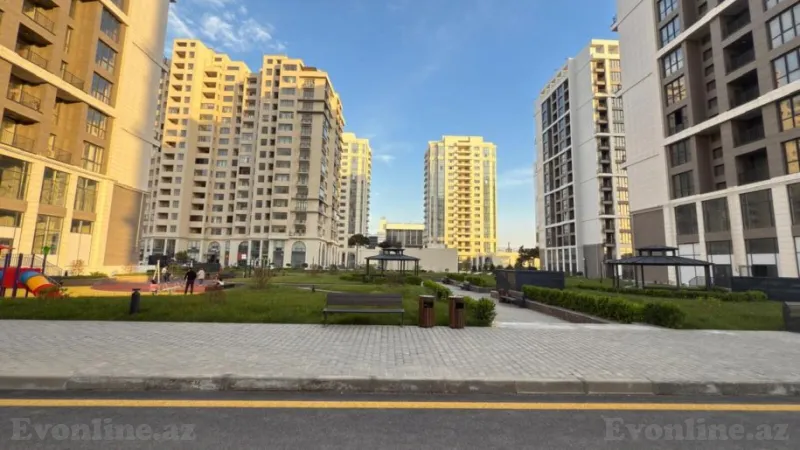 Satılır 2 otaqlı Mənzil Yeni tikili 72 m² Koroğlu m. - şəkil 2