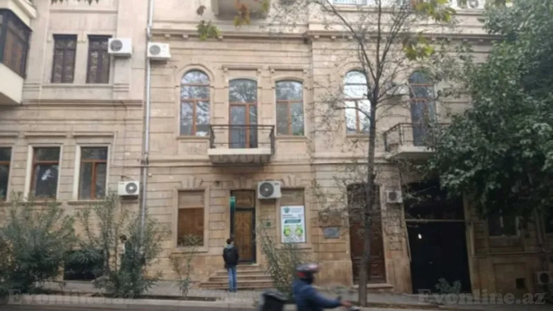 Satılır 2 otaqlı Mənzil Köhnə tikili 70 m² İçərişəhər m.