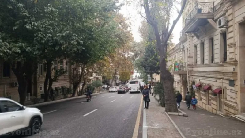 Satılır 2 otaqlı Mənzil Köhnə tikili 70 m² İçərişəhər m. - şəkil 2