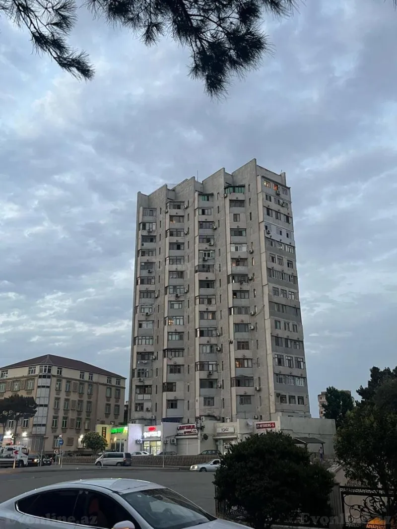 Satılır 3 otaqlı Mənzil Köhnə tikili 85 m² 20 Yanvar m.