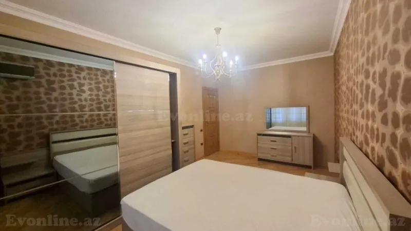 Satılır 3 otaqlı Mənzil Köhnə tikili 80 m² Xətai m.