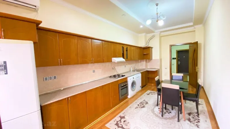 Kirayə verilir 4 otaqlı Mənzil Yeni tikili 180 m² Nizami m. - şəkil 2