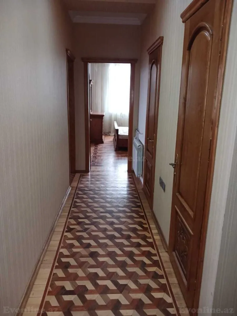 Kirayə verilir 2 otaqlı Mənzil Köhnə tikili 87 m² 8-ci mikrorayon