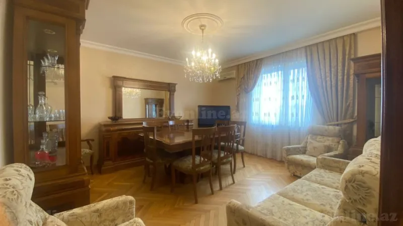 Satılır 4 otaqlı Mənzil Köhnə tikili 105 m² Elmlər Akademiyası m.