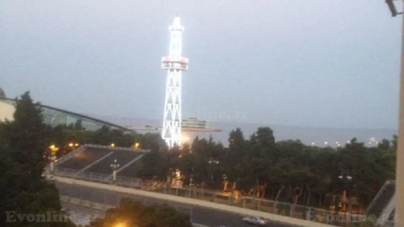 Kirayə verilir 2 otaqlı Mənzil Köhnə tikili 60 m² Sahil m.