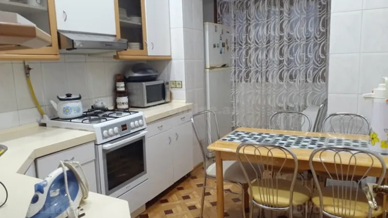 Kirayə verilir 2 otaqlı Mənzil Köhnə tikili 60 m² Sahil m. - şəkil 3