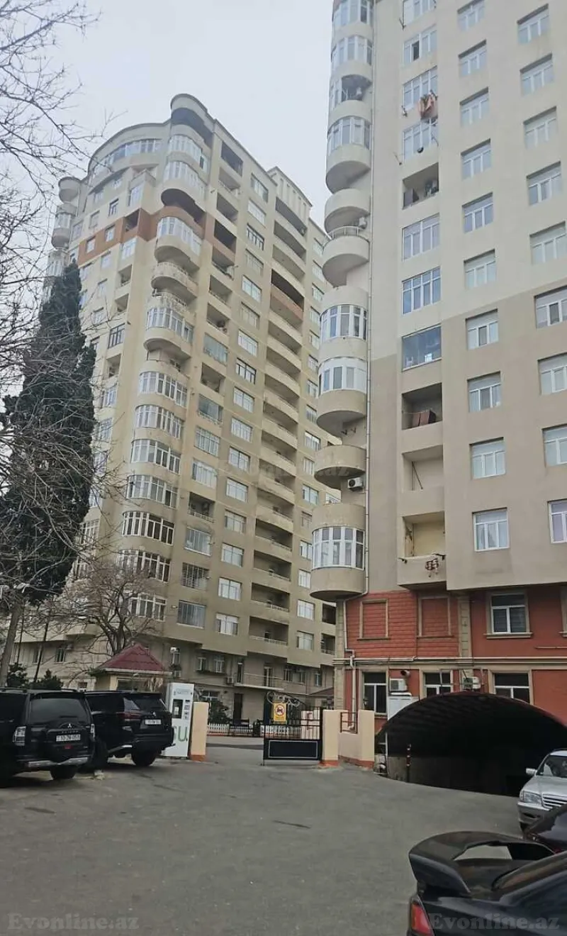 Satılır 2 otaqlı Mənzil Yeni tikili 115 m² Neftçilər m.