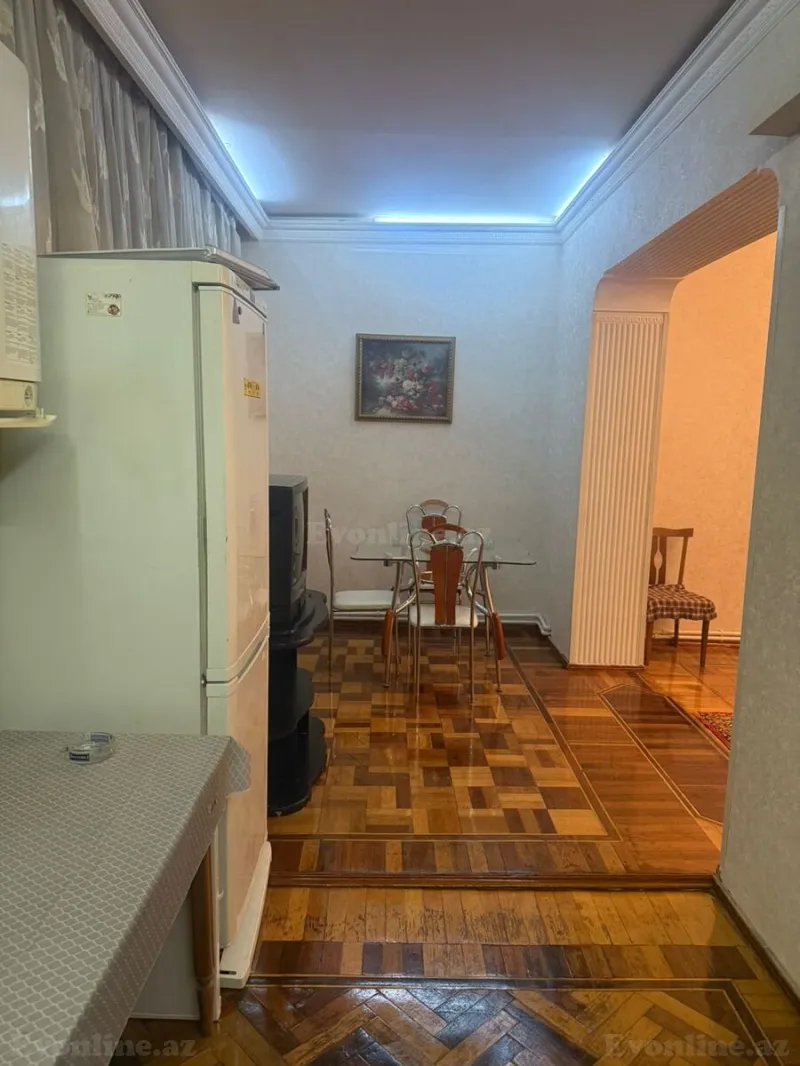 Kirayə verilir 3 otaqlı Mənzil Köhnə tikili 104 m² Nəsimi r. - şəkil 9