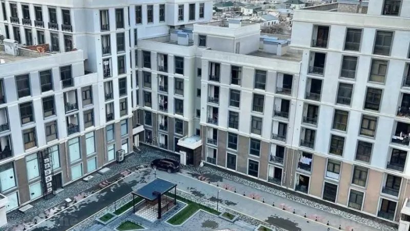Satılır 4 otaqlı Mənzil Yeni tikili 130 m² 8 Noyabr m.