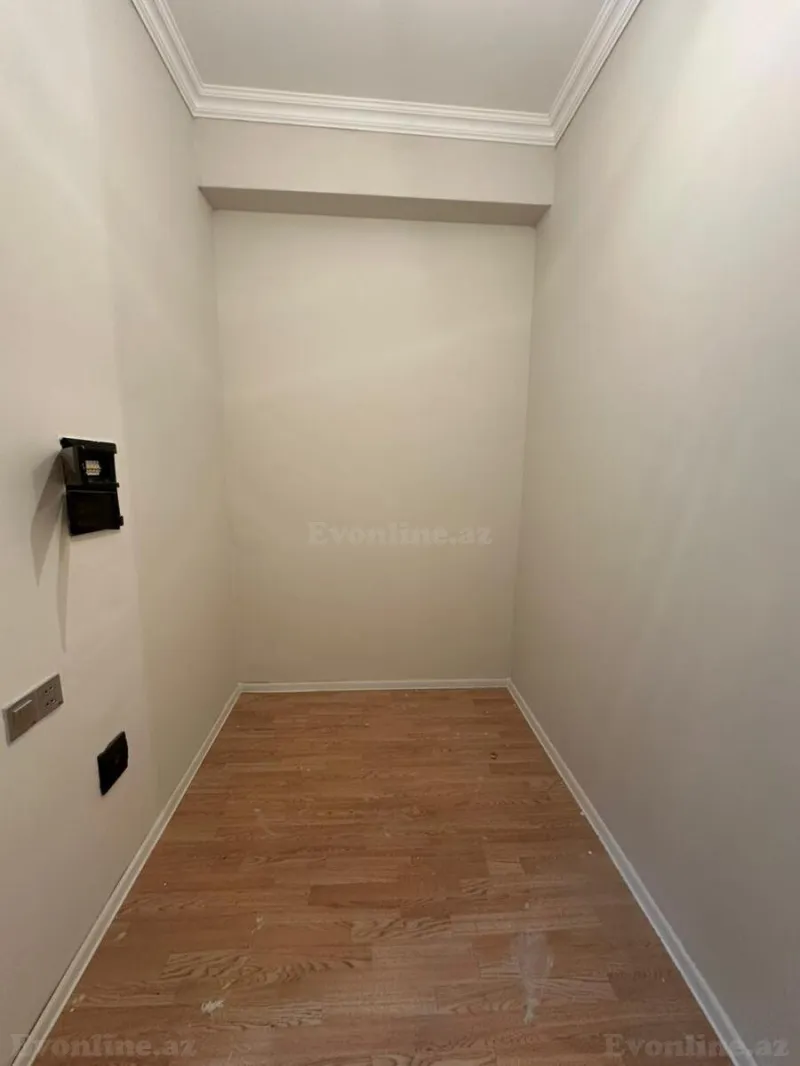 Satılır 4 otaqlı Mənzil Yeni tikili 130 m² 8 Noyabr m. - şəkil 9