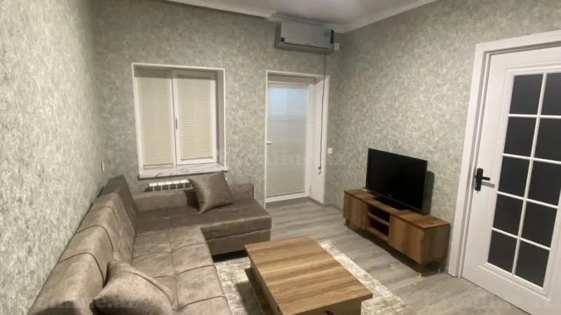 Kirayə verilir 2 otaqlı Mənzil Köhnə tikili 27 m² 28 May m.