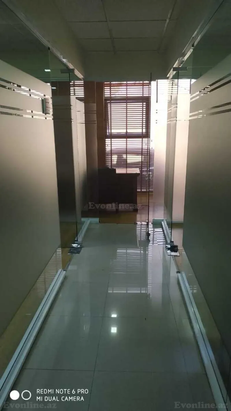 Satılır Obyekt 2200 m² Memar Əcəmi m. - şəkil 3