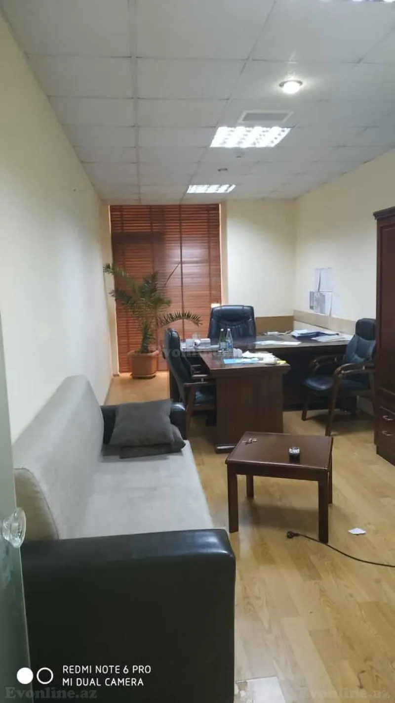 Satılır Obyekt 2200 m² Memar Əcəmi m. - şəkil 4