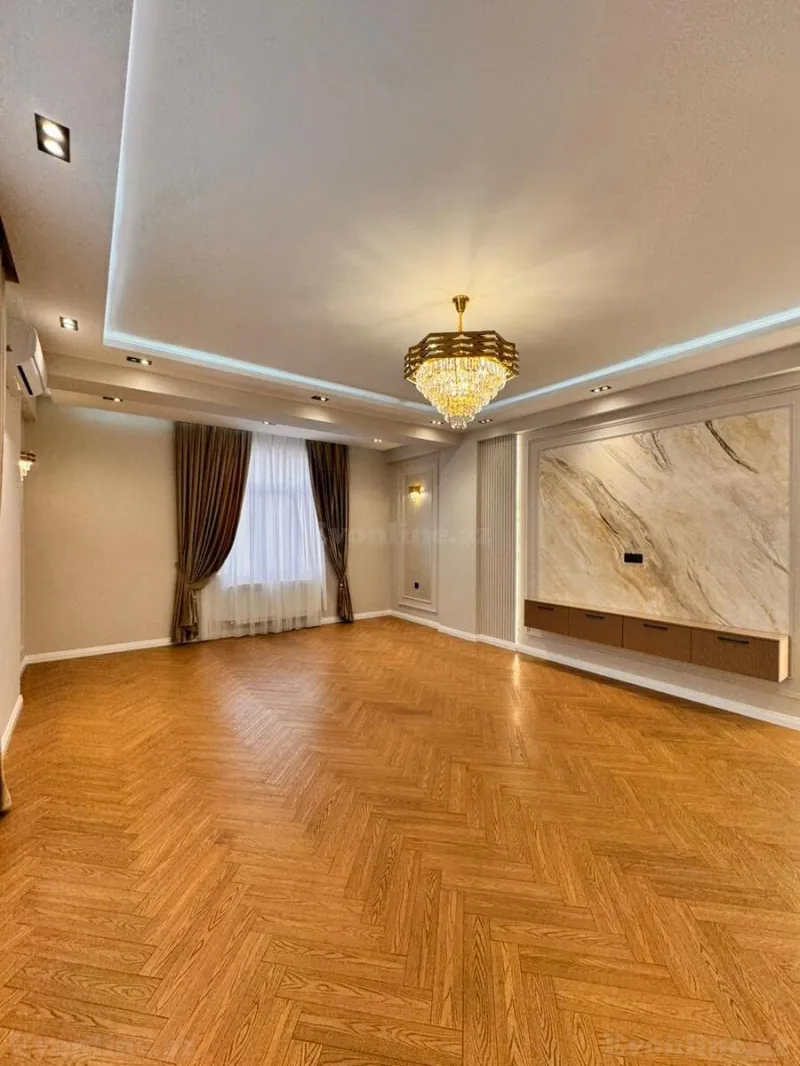 Satılır 3 otaqlı Mənzil Yeni tikili 133 m² 28 May m.