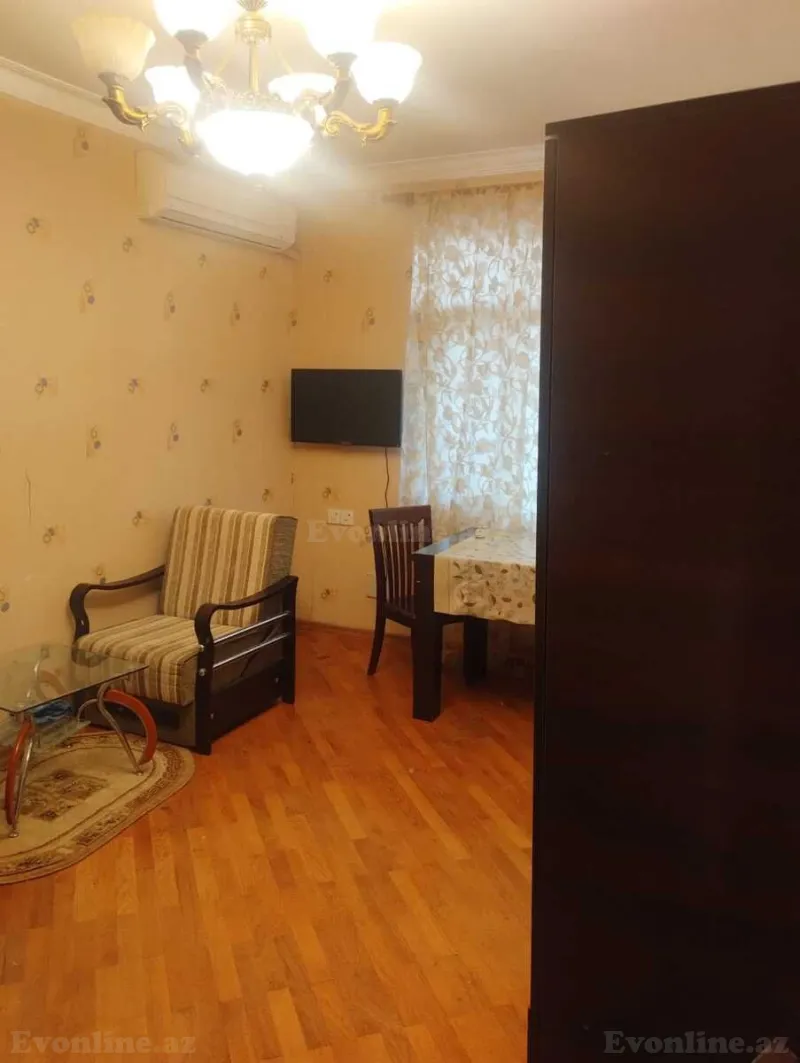 Kirayə verilir 2 otaqlı Mənzil Köhnə tikili 40 m² Gənclik m.