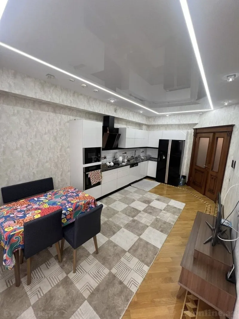 Kirayə verilir 4 otaqlı Mənzil Yeni tikili 190 m² 28 May m. - şəkil 5