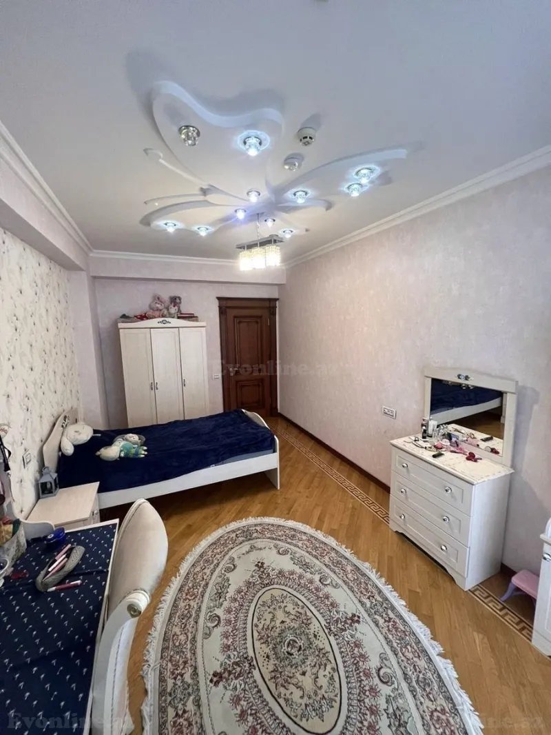 Kirayə verilir 4 otaqlı Mənzil Yeni tikili 190 m² 28 May m. - şəkil 17