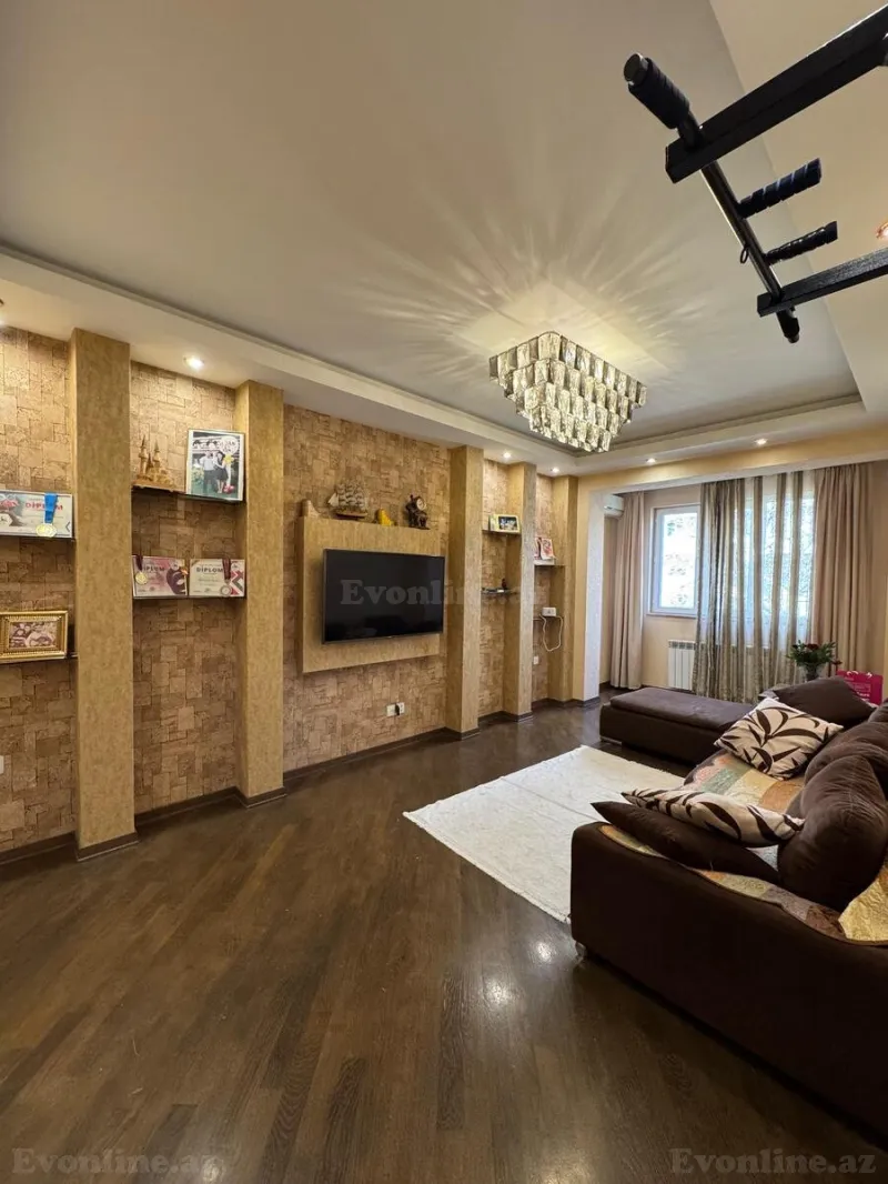 Satılır 3 otaqlı Mənzil Köhnə tikili 75 m² Xətai r.