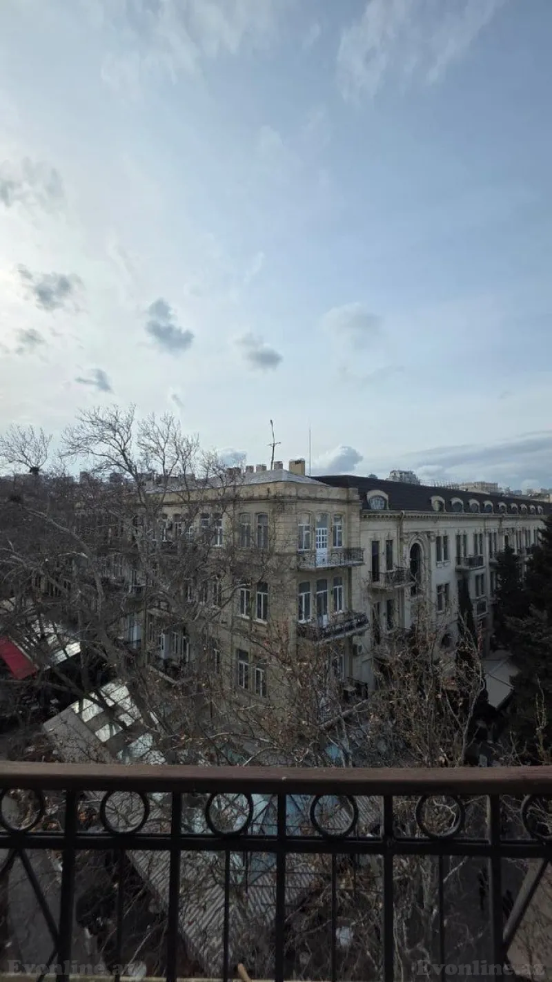 Satılır 2 otaqlı Mənzil Köhnə tikili 60 m² İçərişəhər m. - şəkil 3