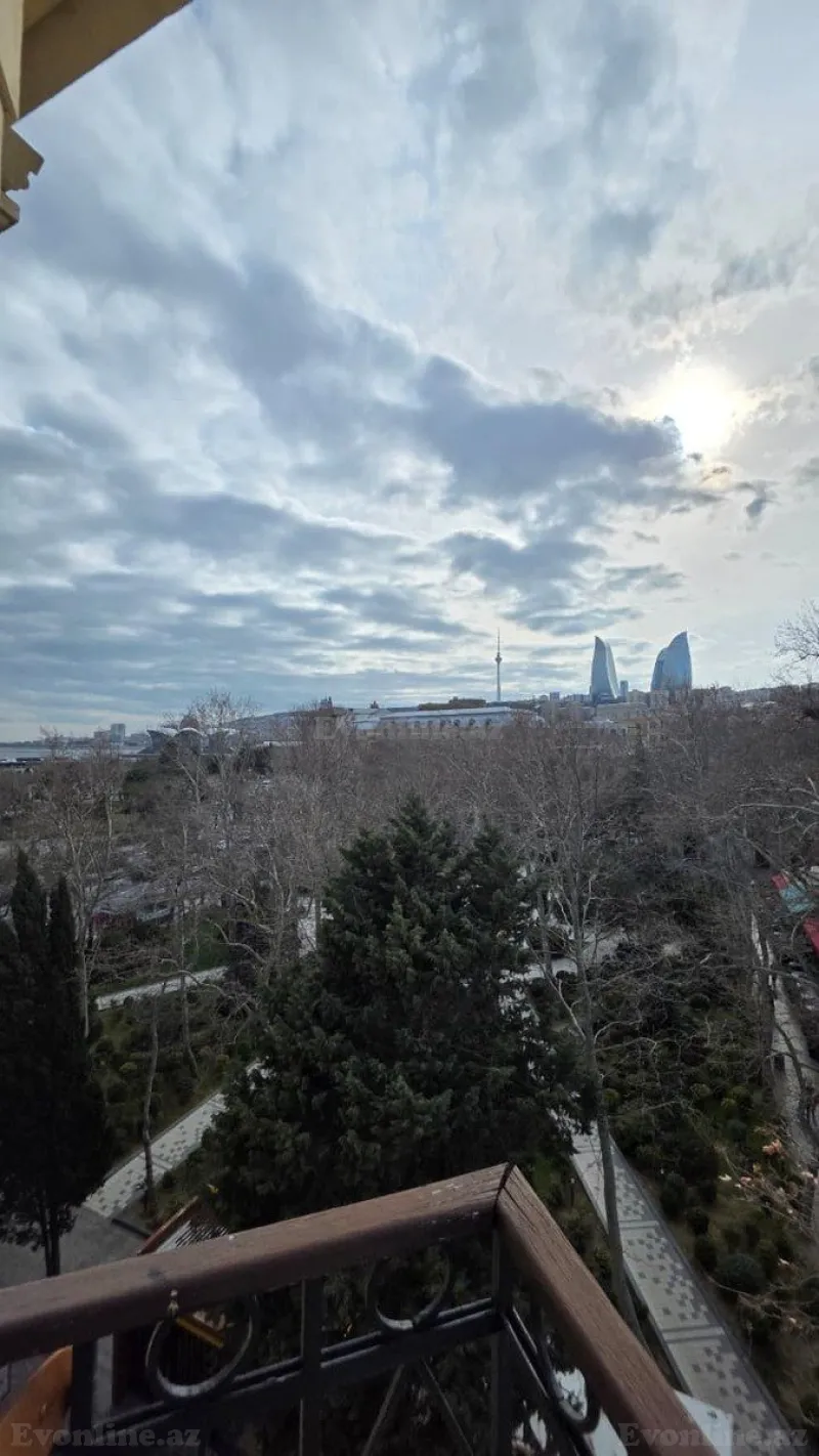 Satılır 2 otaqlı Mənzil Köhnə tikili 60 m² İçərişəhər m. - şəkil 5