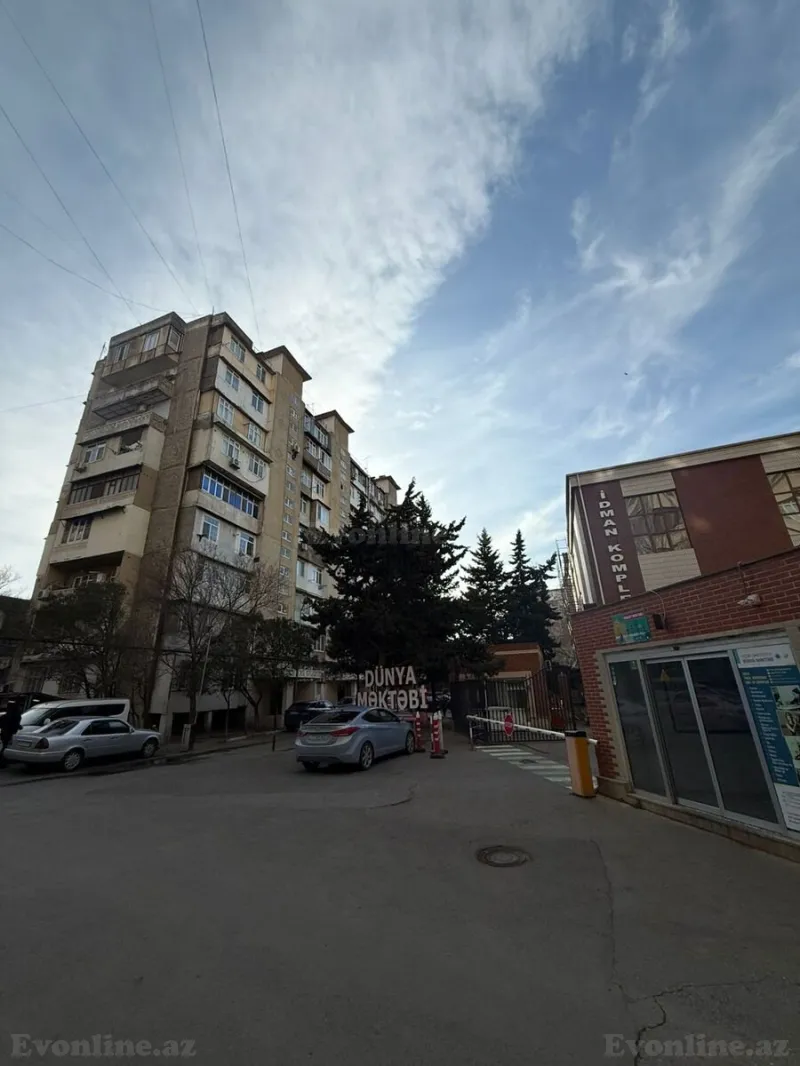 Satılır 2 otaqlı Mənzil Köhnə tikili 70 m² 8-ci mikrorayon