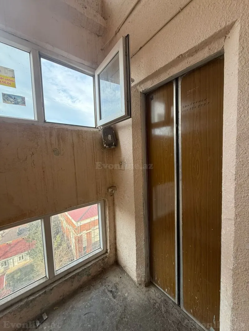 Satılır 2 otaqlı Mənzil Köhnə tikili 70 m² 8-ci mikrorayon - şəkil 2