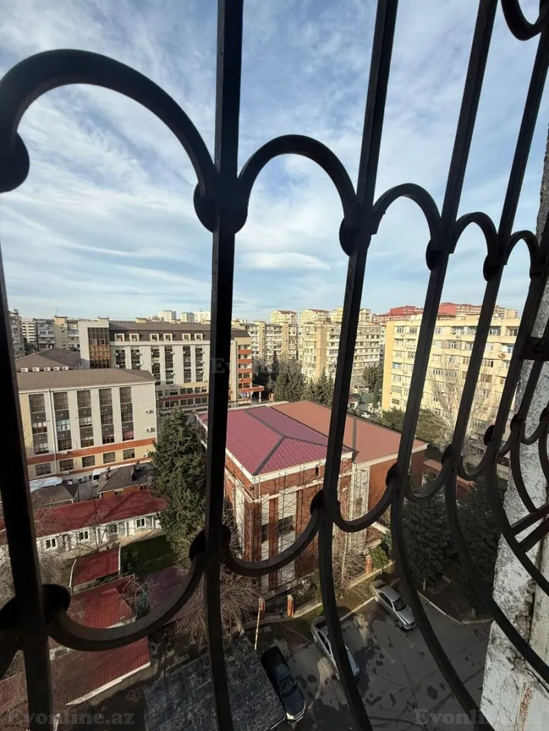 Satılır 2 otaqlı Mənzil Köhnə tikili 70 m² 8-ci mikrorayon - şəkil 9