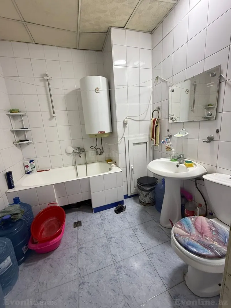 Satılır 2 otaqlı Mənzil Köhnə tikili 70 m² 8-ci mikrorayon - şəkil 16