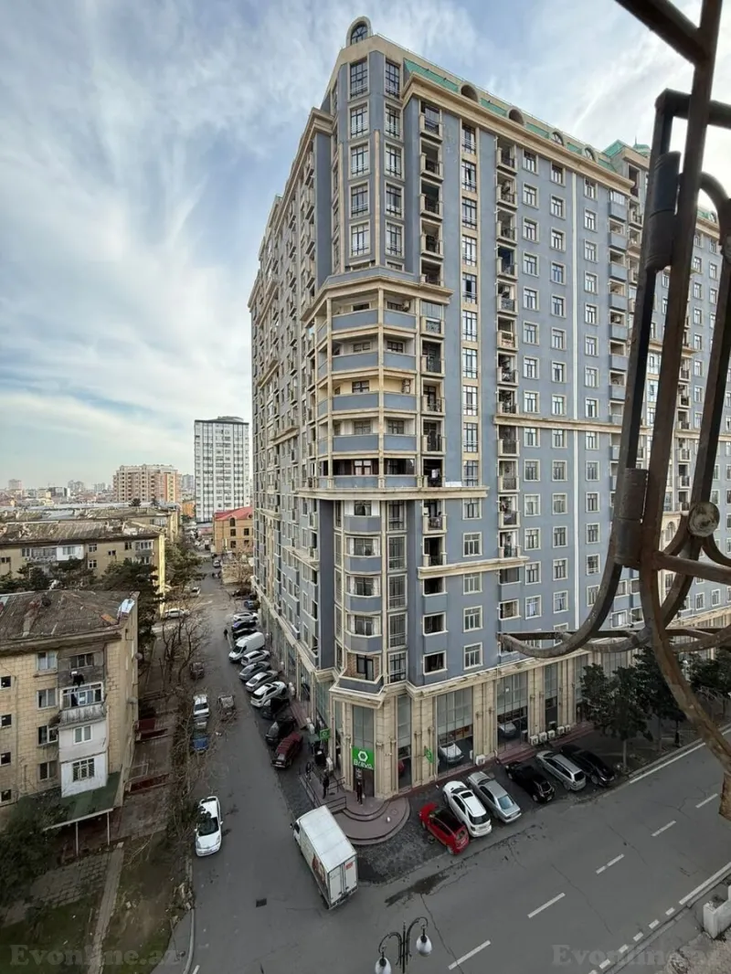 Satılır 2 otaqlı Mənzil Köhnə tikili 70 m² 8-ci mikrorayon - şəkil 17