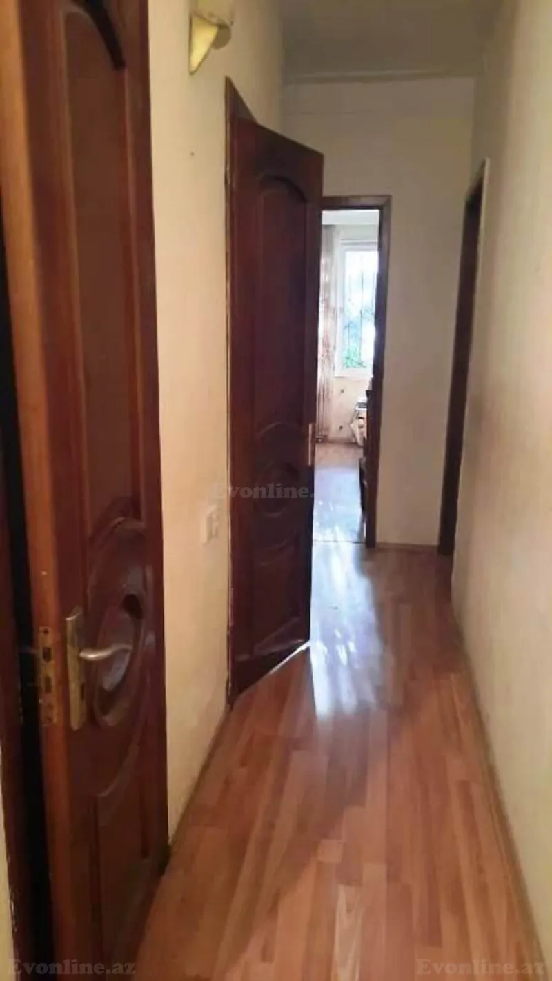 Satılır 2 otaqlı Mənzil Köhnə tikili 45 m² Gənclik m. - şəkil 2