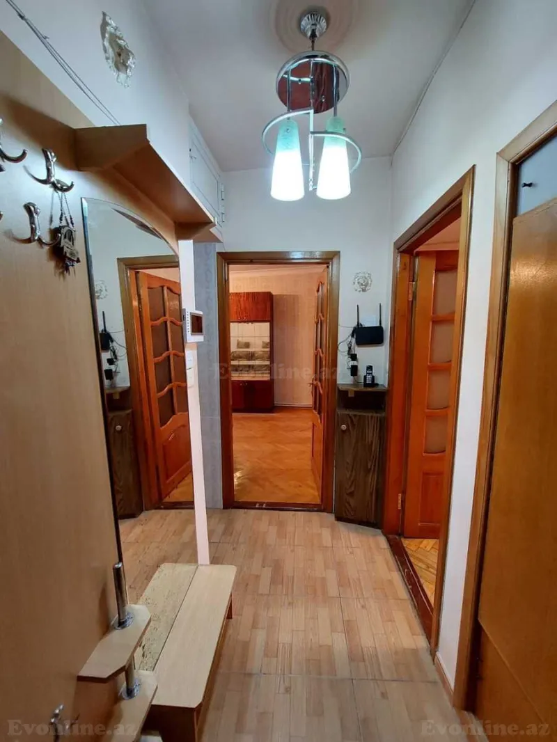 Kirayə verilir 3 otaqlı Mənzil Köhnə tikili 75 m² İnşaatçılar m. - şəkil 2