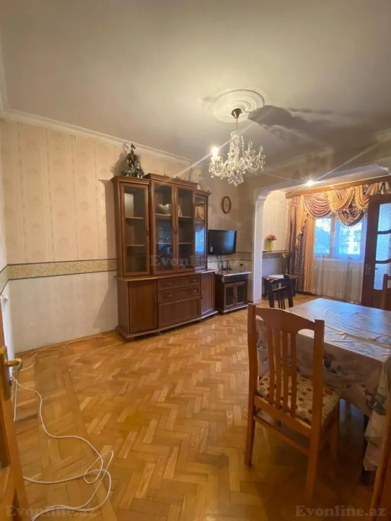 Kirayə verilir 2 otaqlı Mənzil Köhnə tikili 40 m² Memar Əcəmi m.