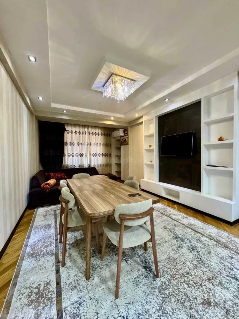 Kirayə verilir 3 otaqlı Mənzil Yeni tikili 120 m² İnşaatçılar m.