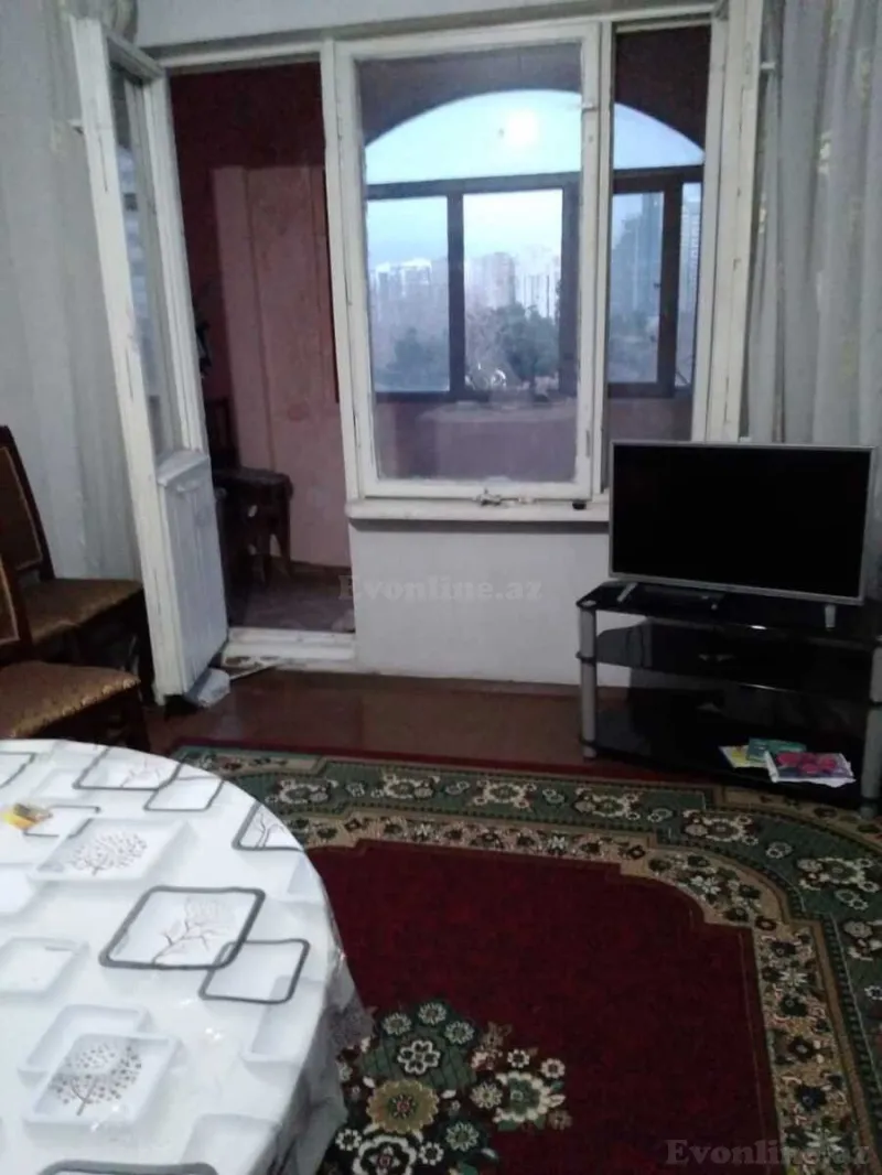 Satılır 4 otaqlı Mənzil Köhnə tikili 105 m² Nərimanov r. - şəkil 2