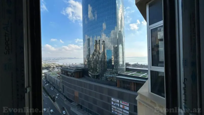 Satılır 2 otaqlı Mənzil Yeni tikili 128.8 m² 28 May m.