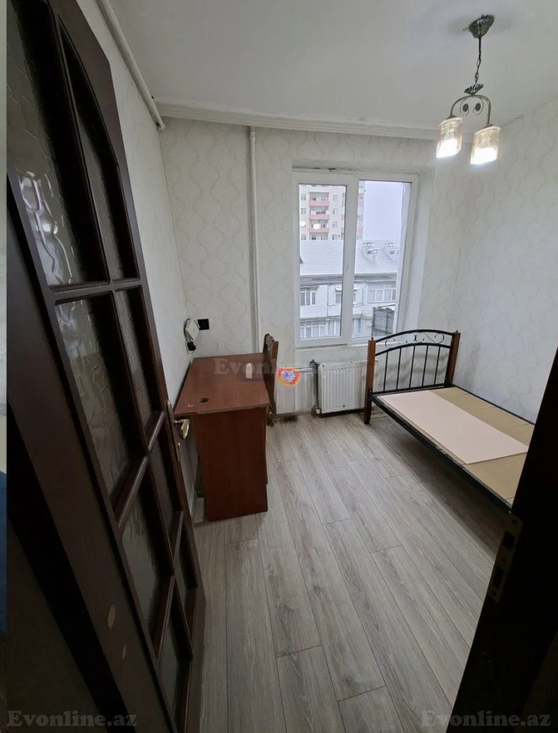 Satılır 2 otaqlı Mənzil Köhnə tikili 33 m² İnşaatçılar m. - şəkil 4