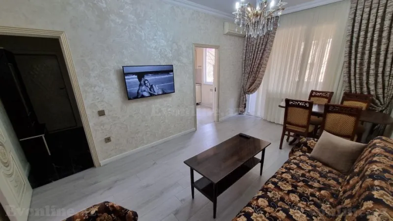 Kirayə verilir 2 otaqlı Mənzil Köhnə tikili 42.6 m² 3-cü mikrorayon