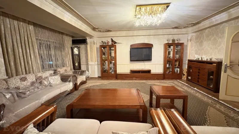 Satılır 5 otaqlı Mənzil Yeni tikili 250 m² Gənclik m.