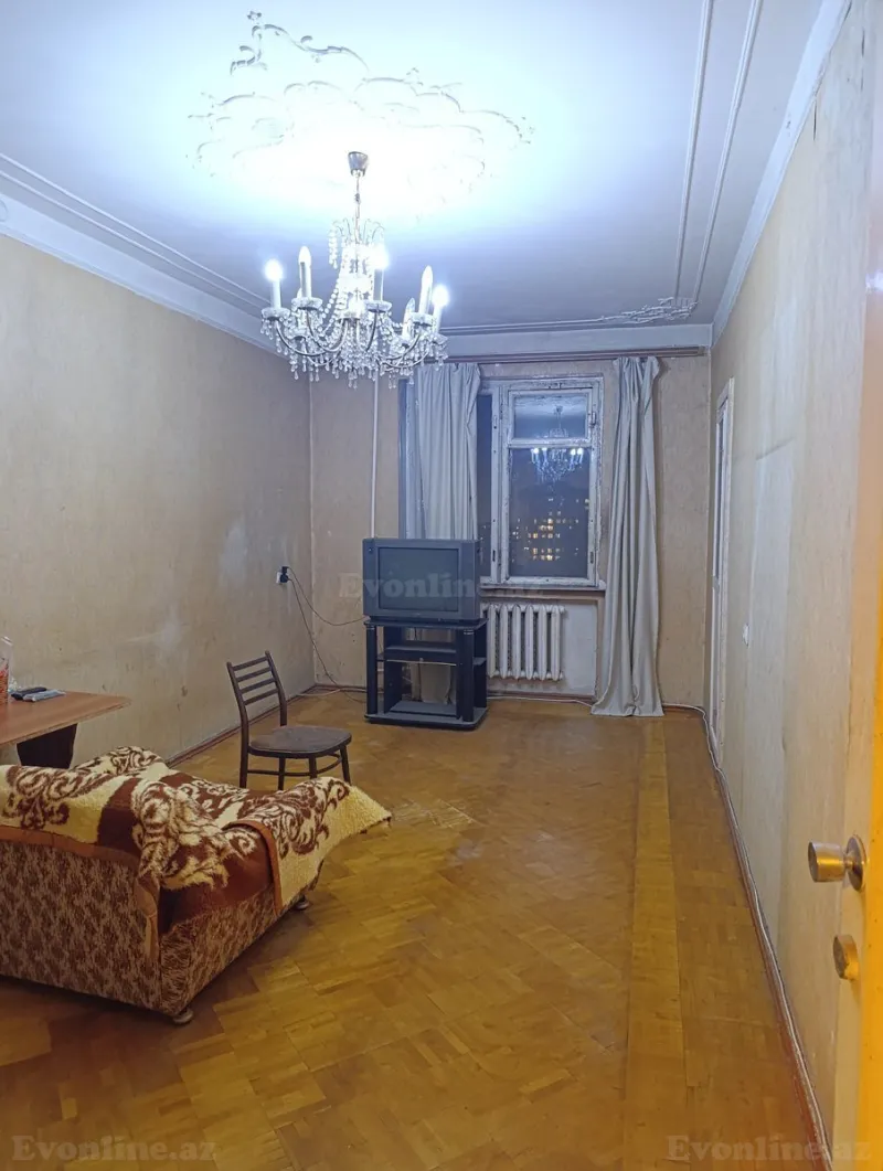 Satılır 5 otaqlı Mənzil Köhnə tikili 120 m² Memar Əcəmi m. - şəkil 2