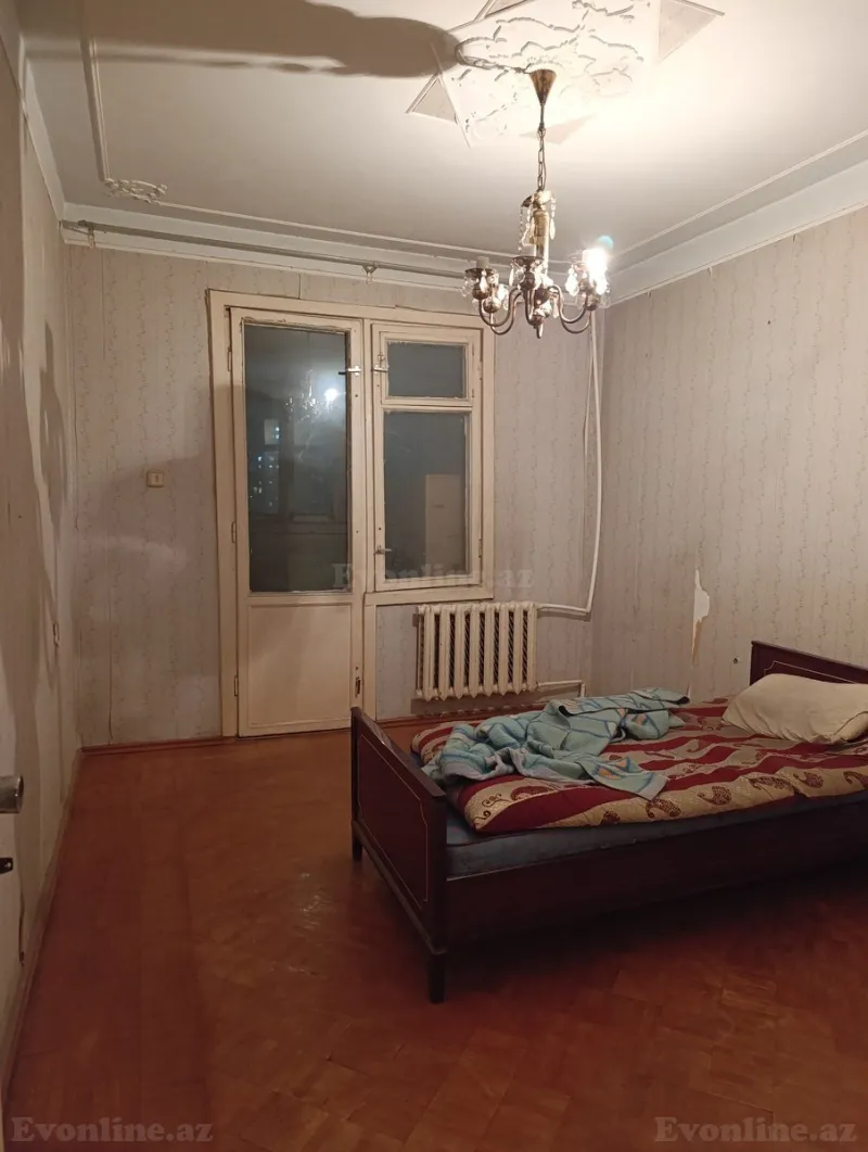 Satılır 5 otaqlı Mənzil Köhnə tikili 120 m² Memar Əcəmi m. - şəkil 3