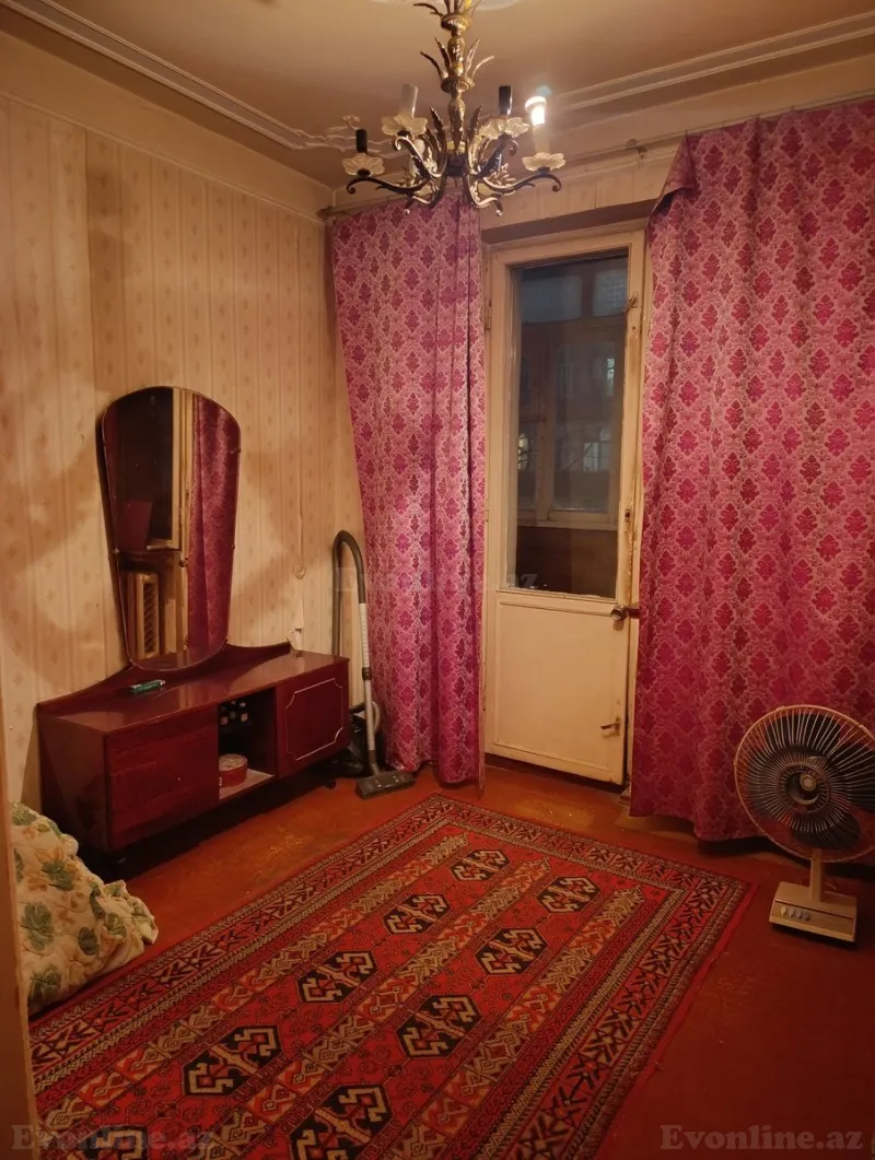 Satılır 5 otaqlı Mənzil Köhnə tikili 120 m² Memar Əcəmi m. - şəkil 4